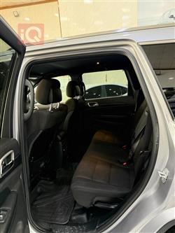 جیپ گراند شیرۆکی